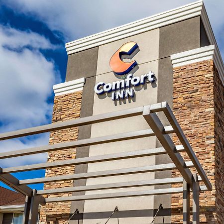 Comfort Inn Waukesha Exterior photo