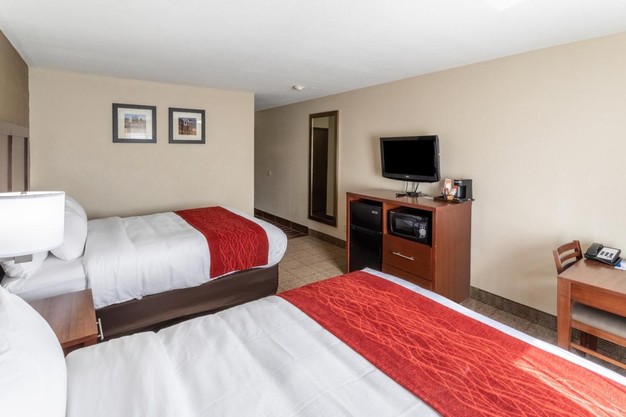Comfort Inn Waukesha Exterior photo