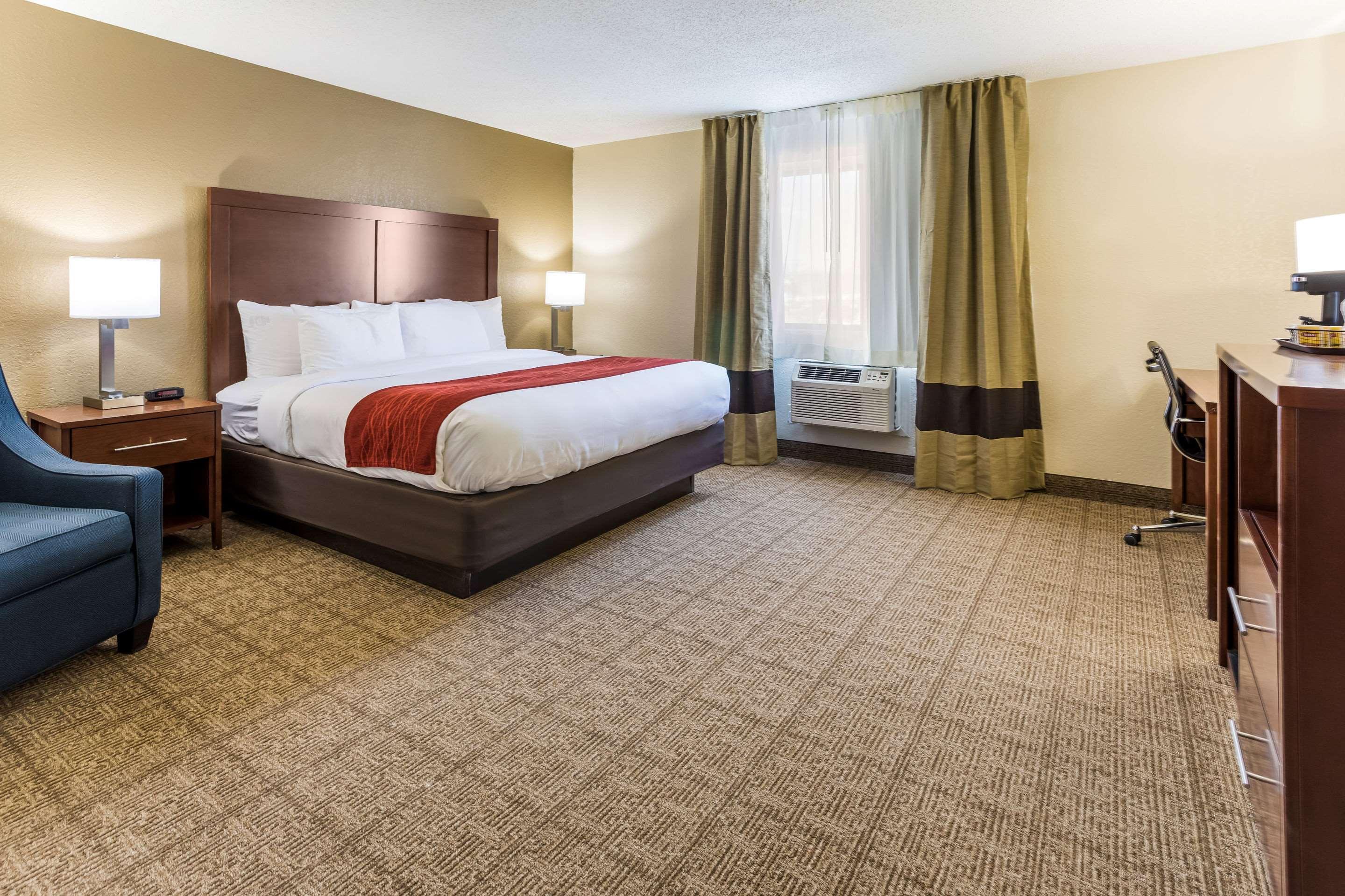 Comfort Inn Waukesha Exterior photo